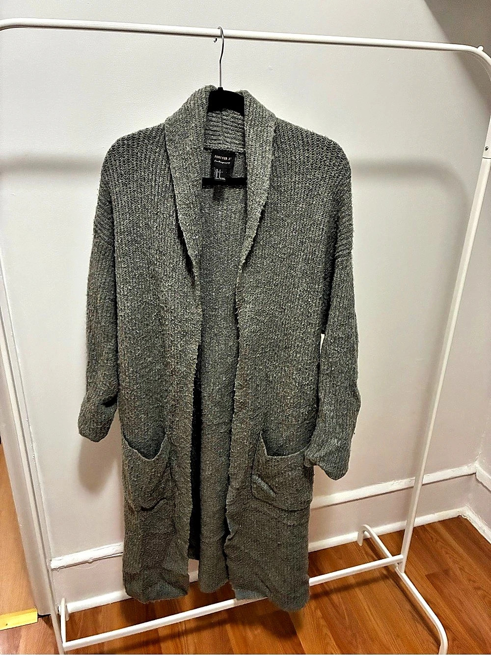 Forever 21 Gray Knit Cardigan Size Medium